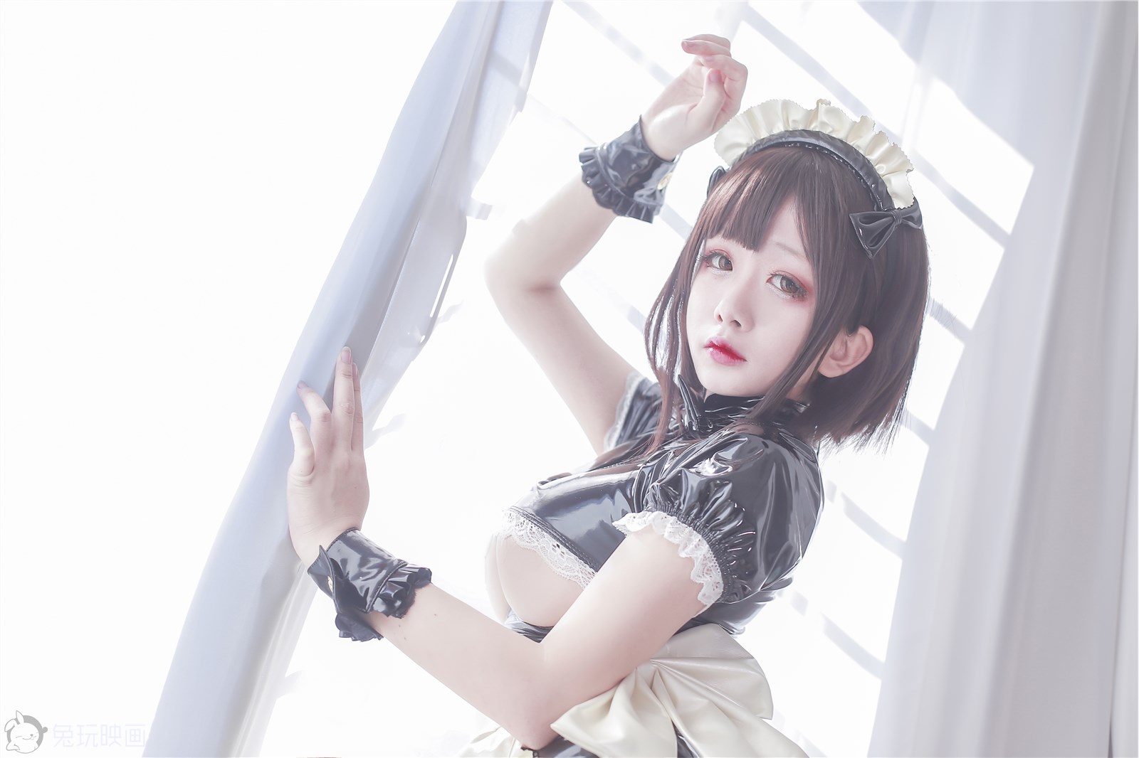 Rabbit Playing with Reflection VOL.078 Gel Coat Maid(20)
